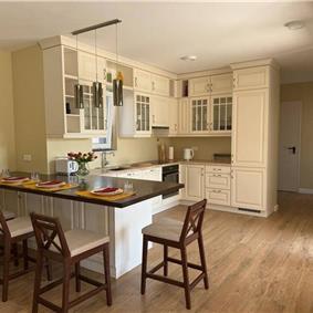 2 bedroom villa with heated pool & tennis court near Zadar, sleeps 4